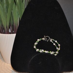 NWT Elegant Green and Silver Childs Bracelet